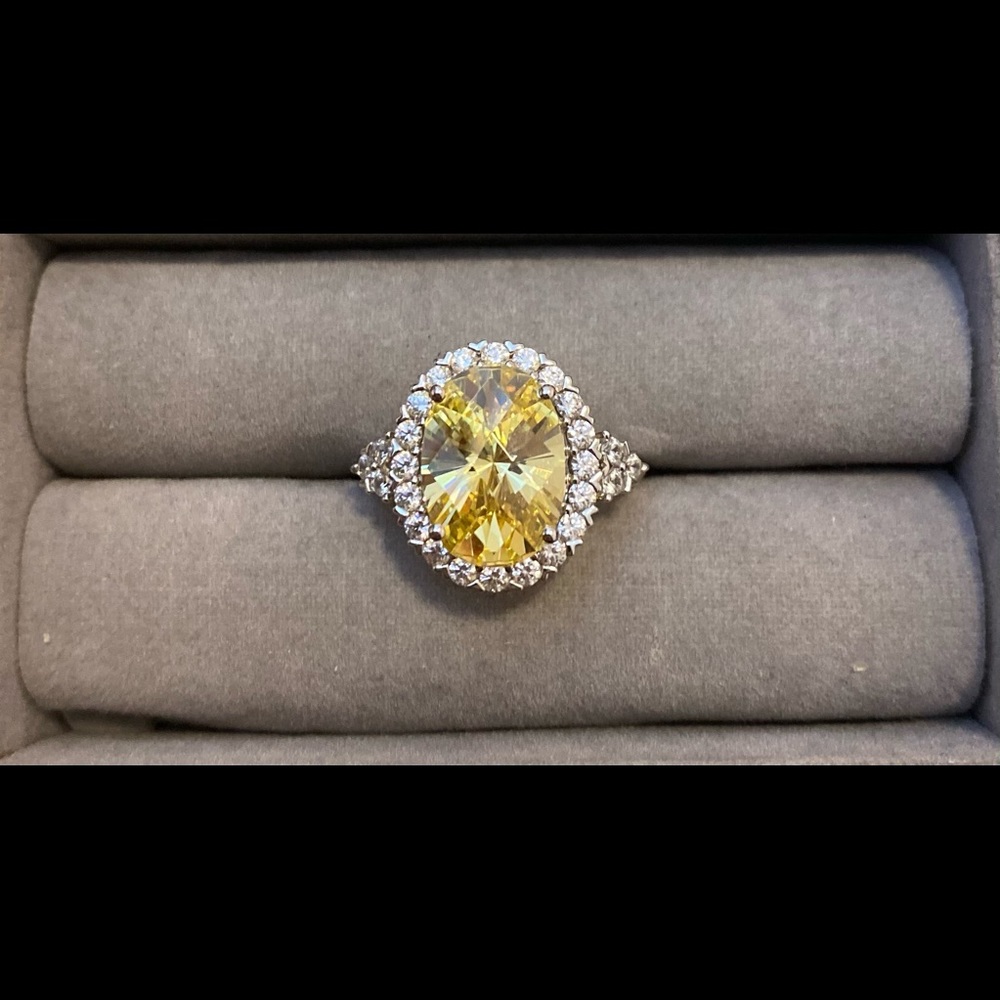 QVC RING